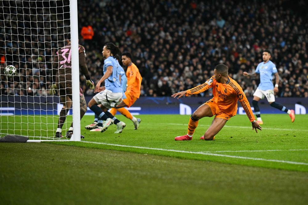 球迷们则需 球迷们则需